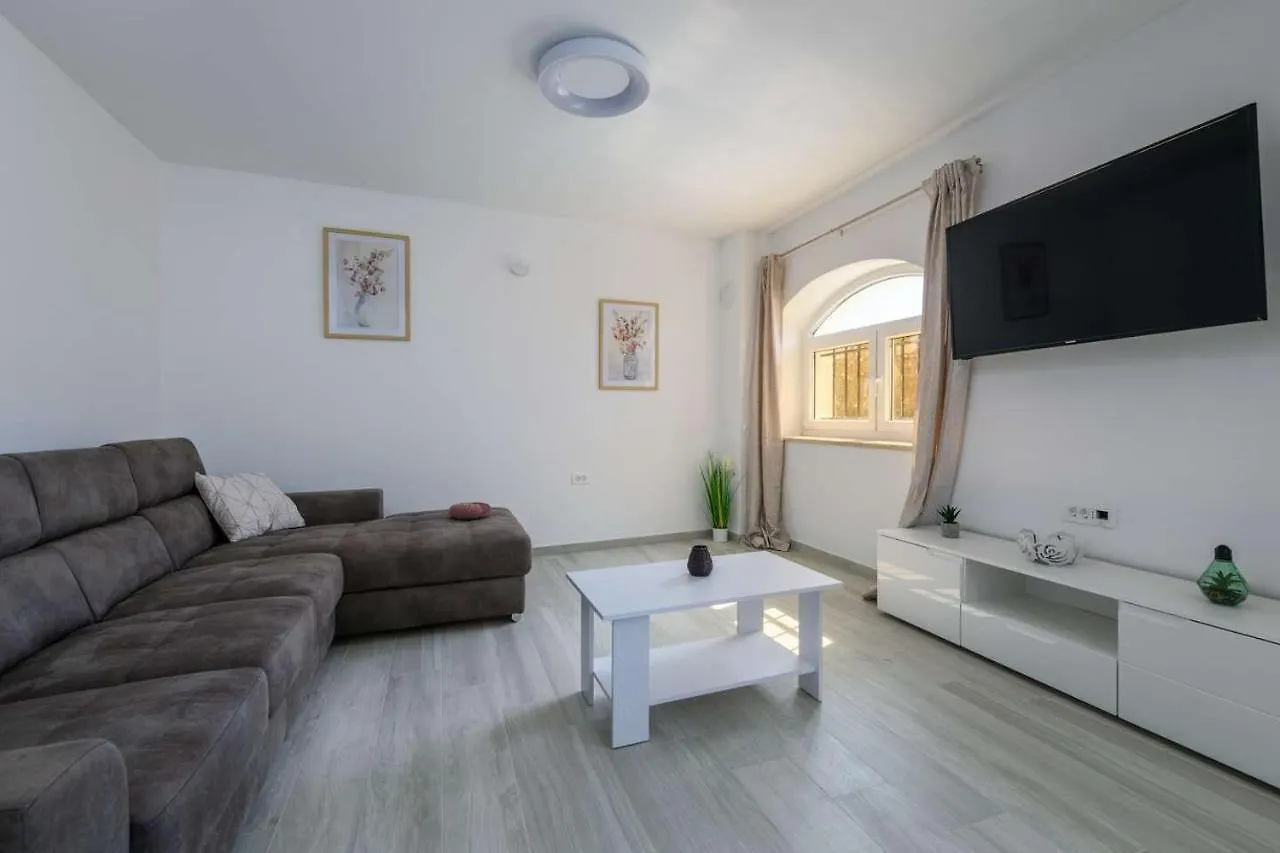 Holiday home Villa Zvanya Kozljak