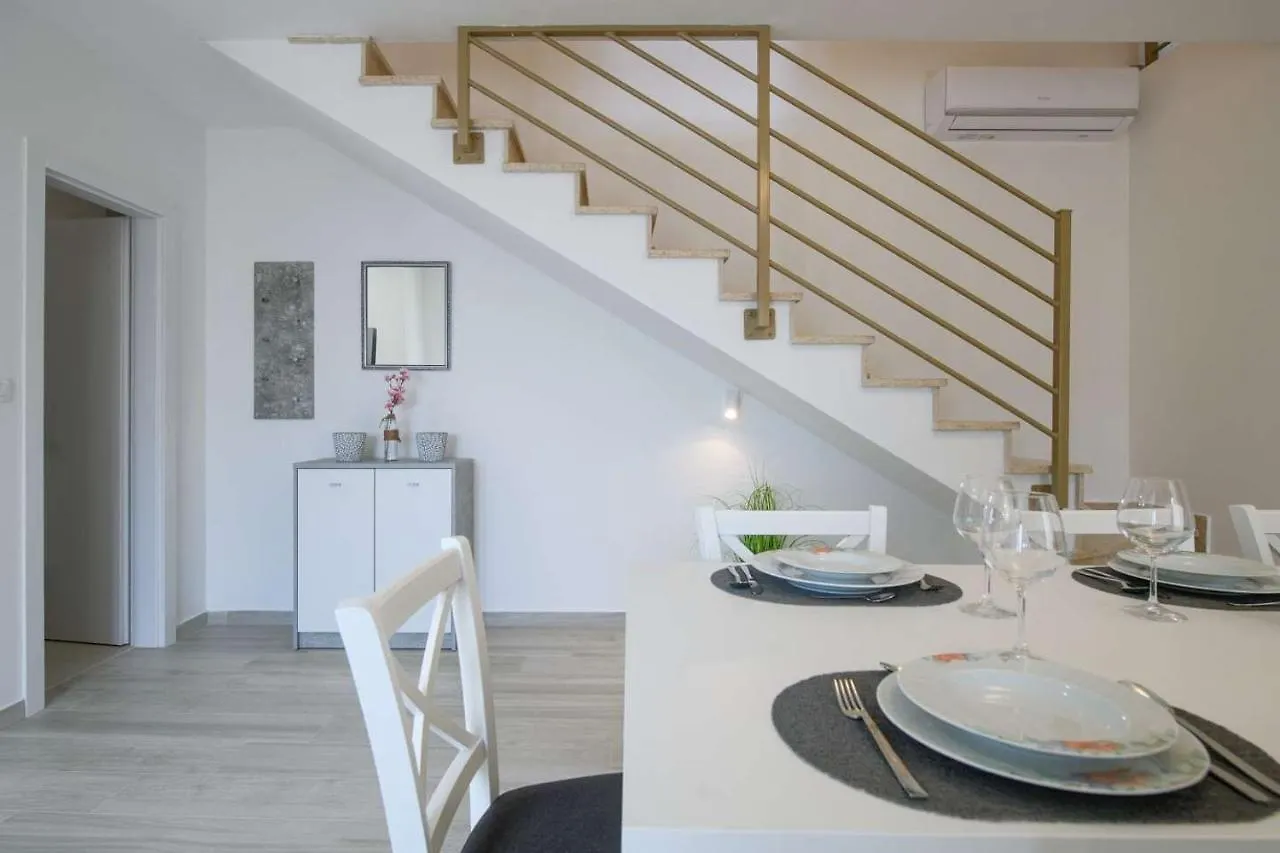 Holiday home Villa Zvanya Kozljak